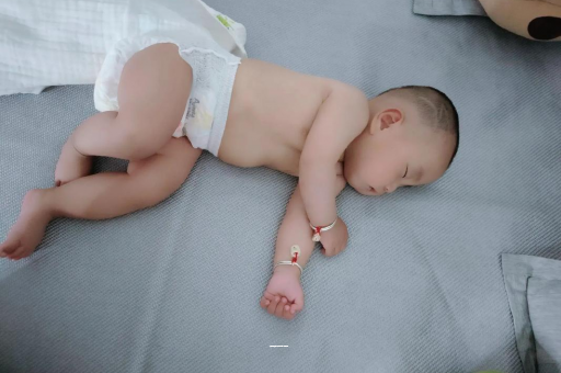 灵宝宝宝上火有眼屎